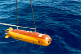 図1　6,000m級自律型水中ロボット「CR-01」